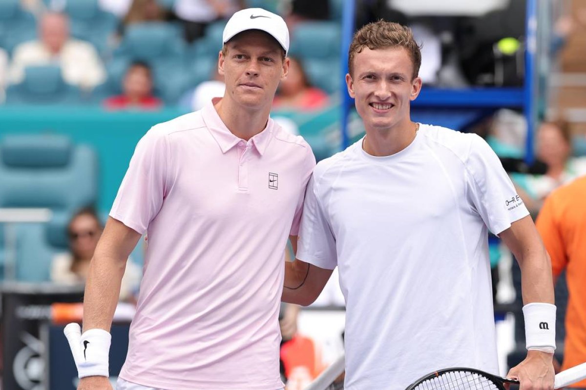 Jannik Sinner trophy