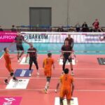 volleyball team huddle