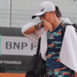 Iga Swiatek Daria Abramowicz tennis court