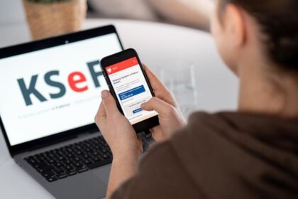 digital invoice laptop