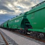 train grain wagons border