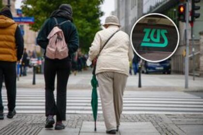 elderly man calculator