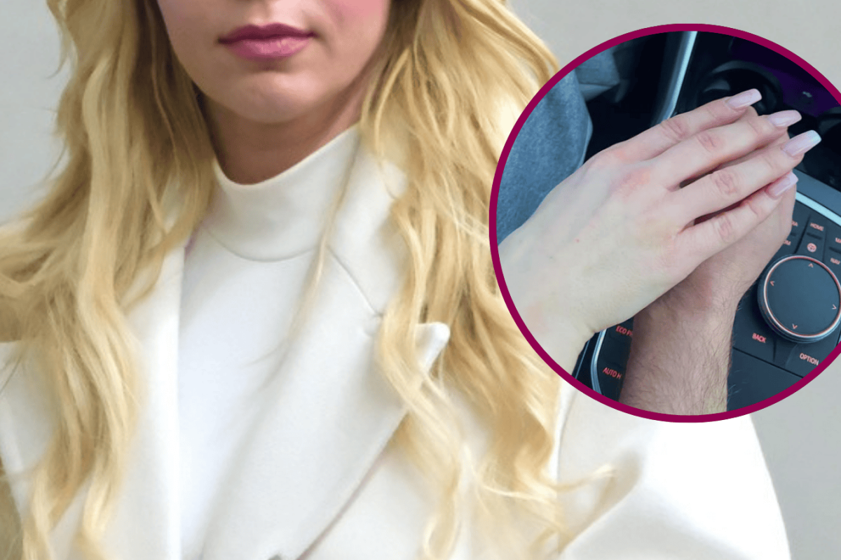 celebrity couple kiss