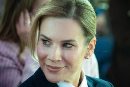 First Lady speaking youth