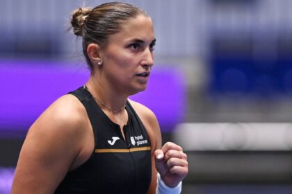 tennis player celebration