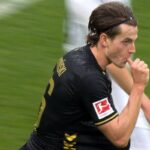 Jakub Kaminski goal celebration