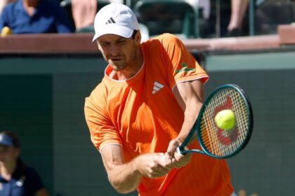 tennis match clay court