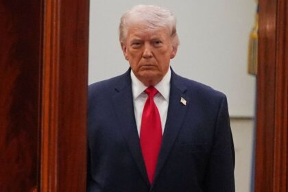 diplomats meeting negotiation