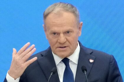 politicians poll chart