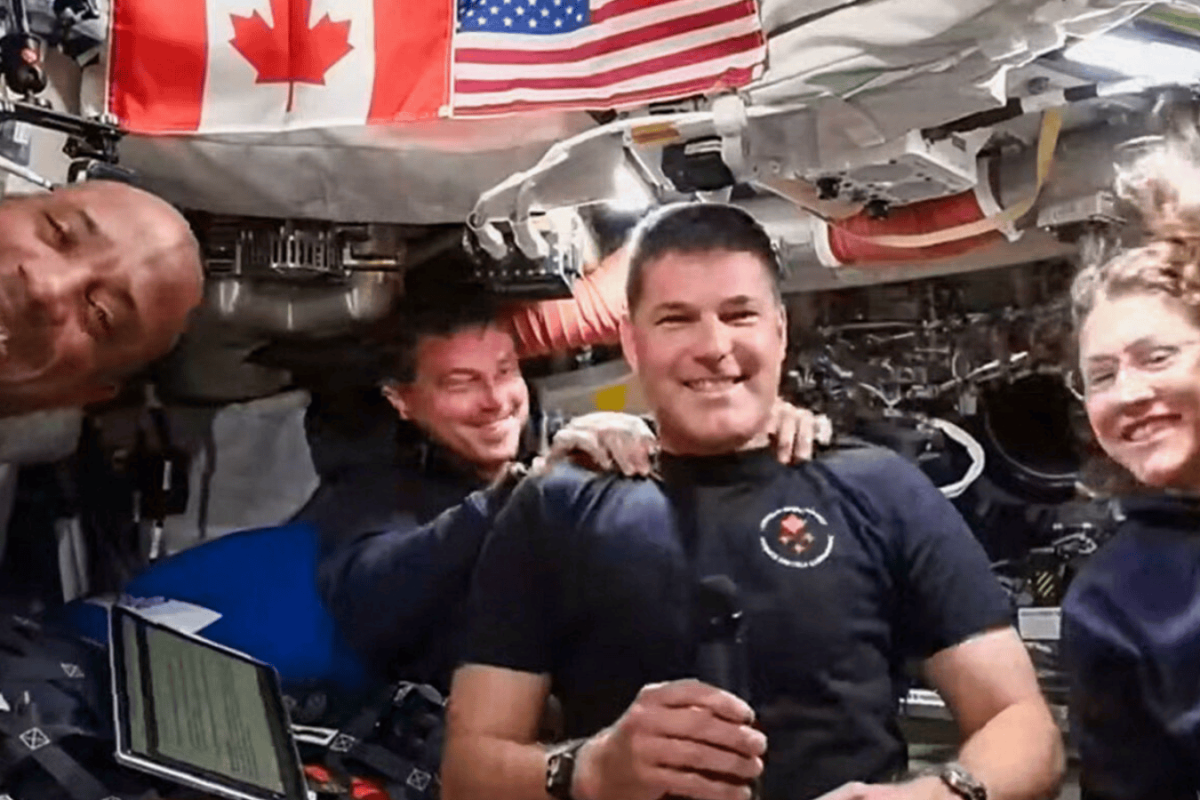 astronaut memorial moon