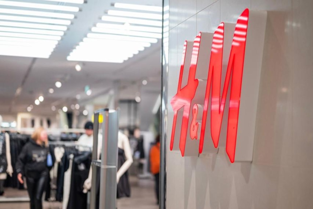 H&M store facade