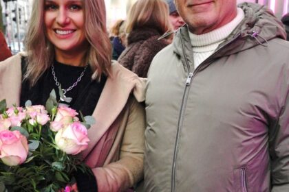 couple beach vacation