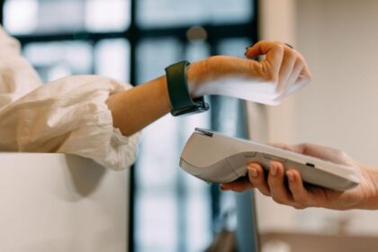 mobile payment smartphone