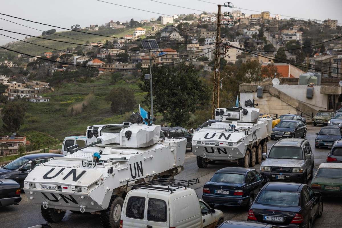 Lebanon border convoy