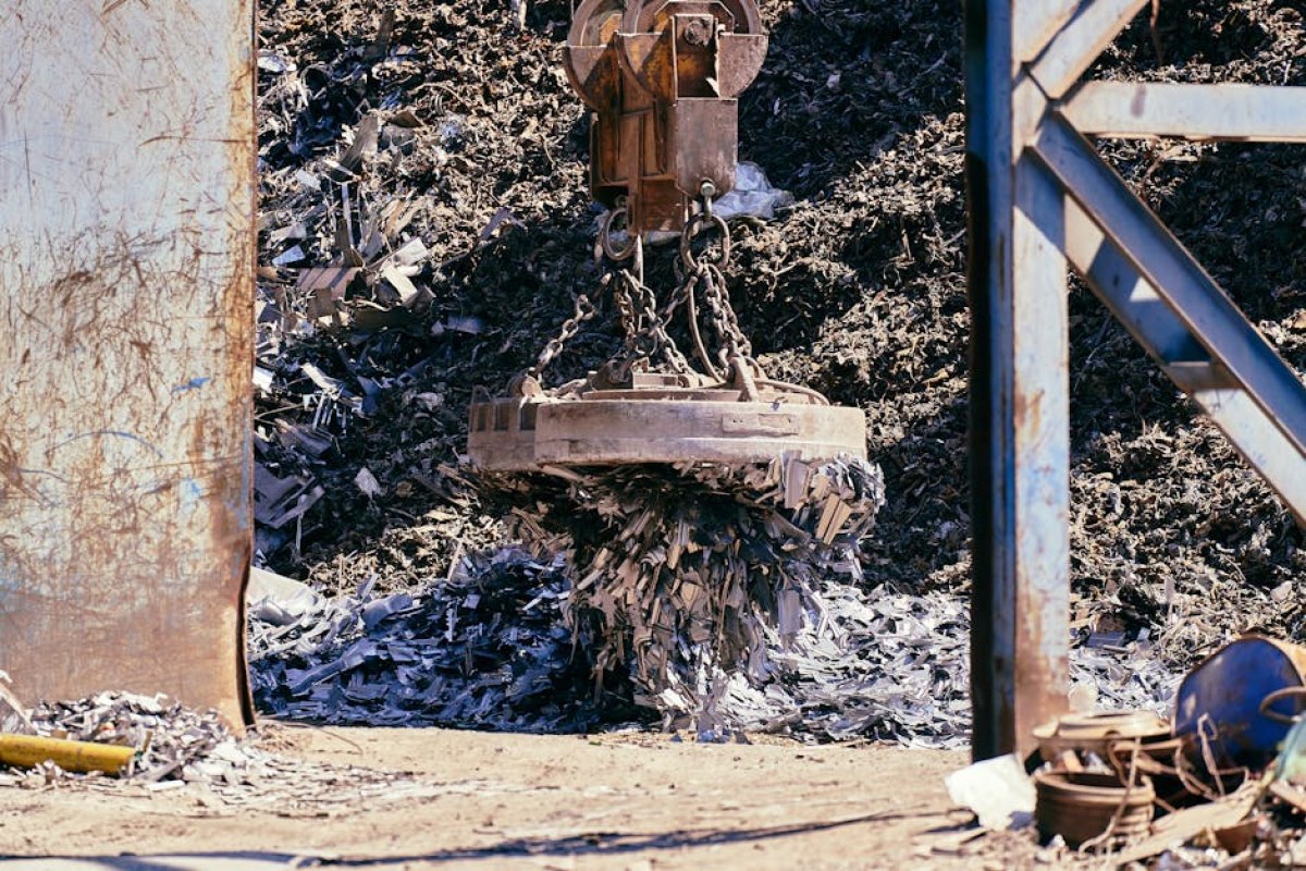 diplomacy meeting recycling machine