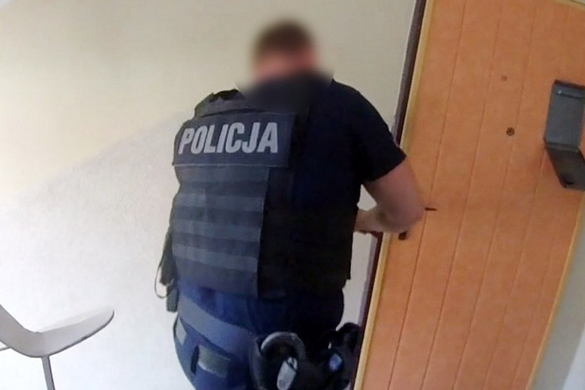 police intervention door