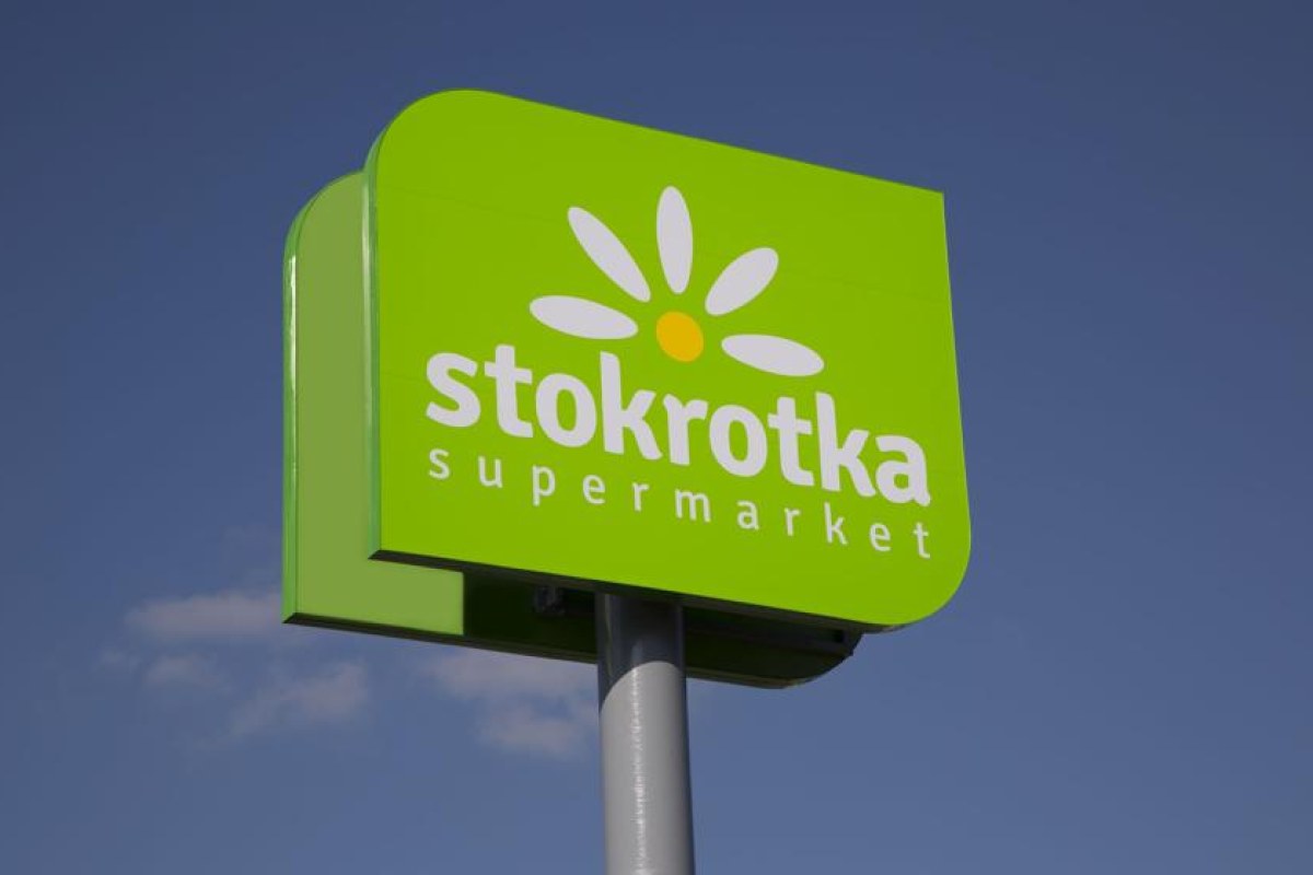 supermarket exterior