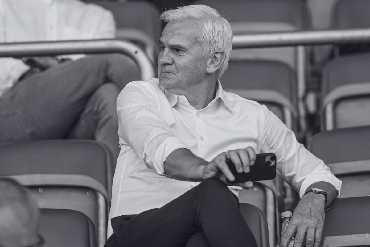 football stadium silence