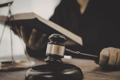 judge courtroom gavel