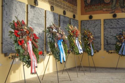 memorial ceremony wreaths