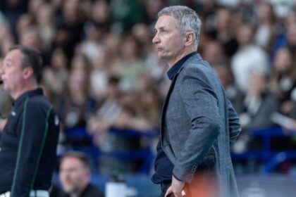 volleyball team celebration