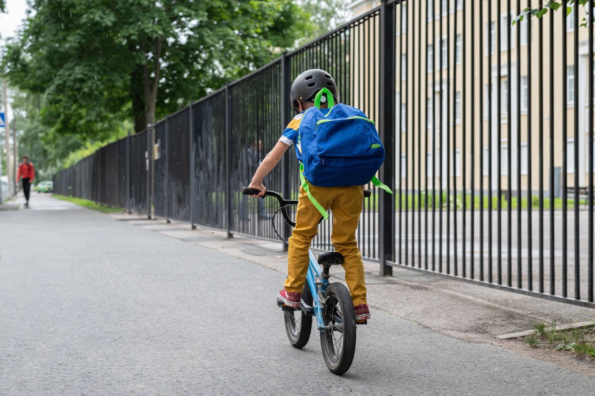 child cycling school
