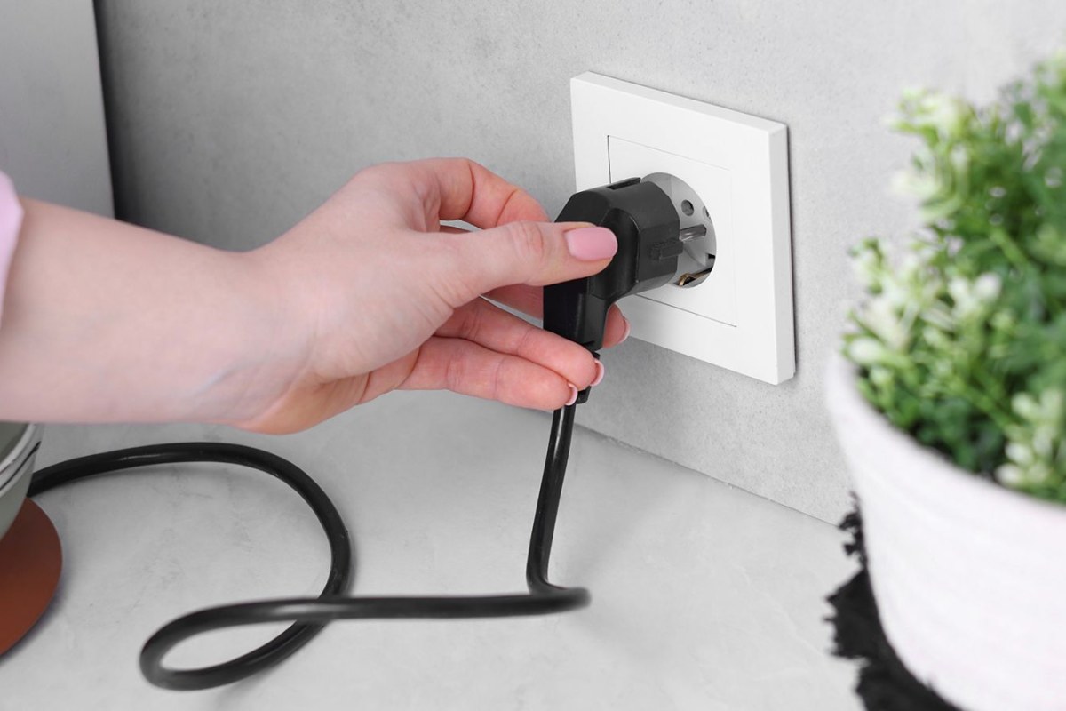 electrical outlet fire hazard