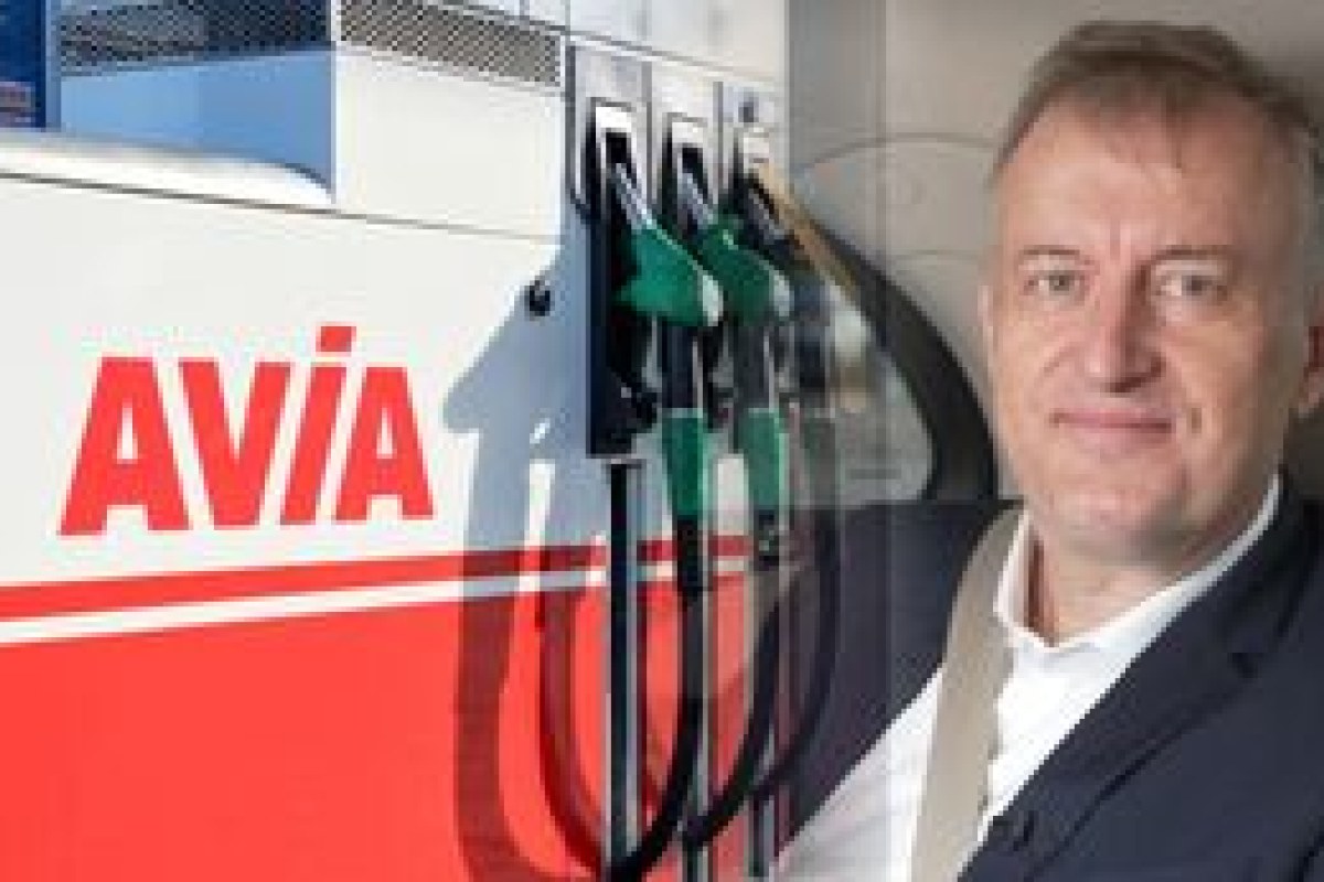 gas station price display