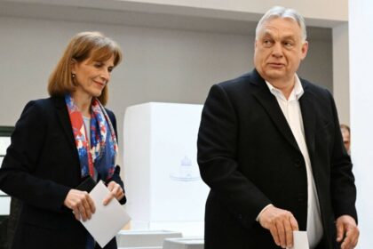 Hungary election queue