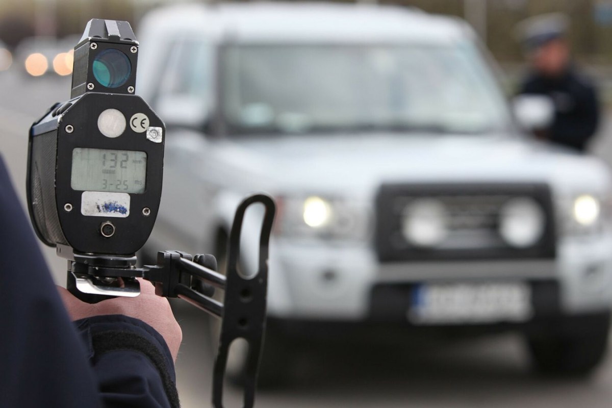 police car traffic control