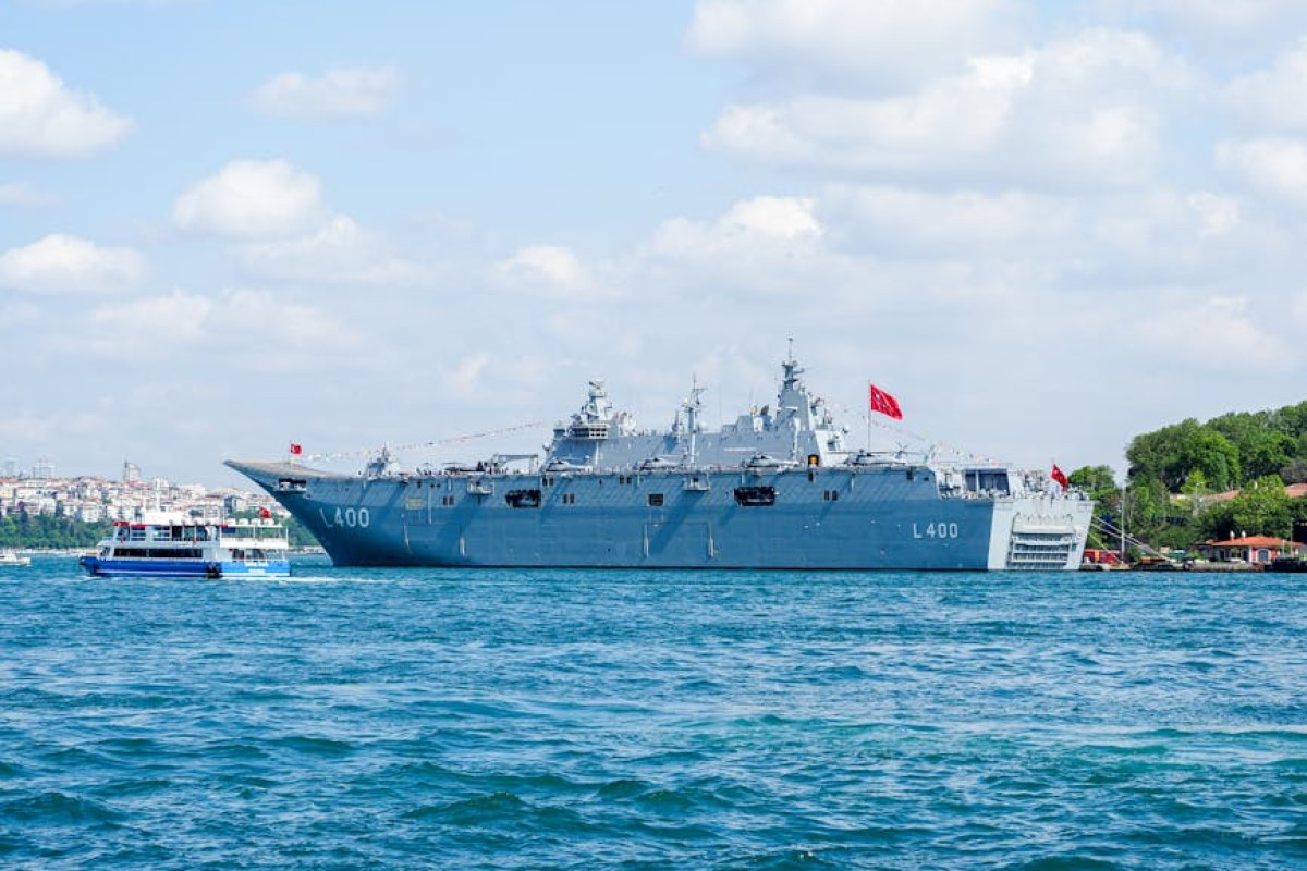 strait of hormuz warships