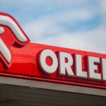 airplane refueling airport