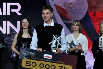 speed skater award ceremony