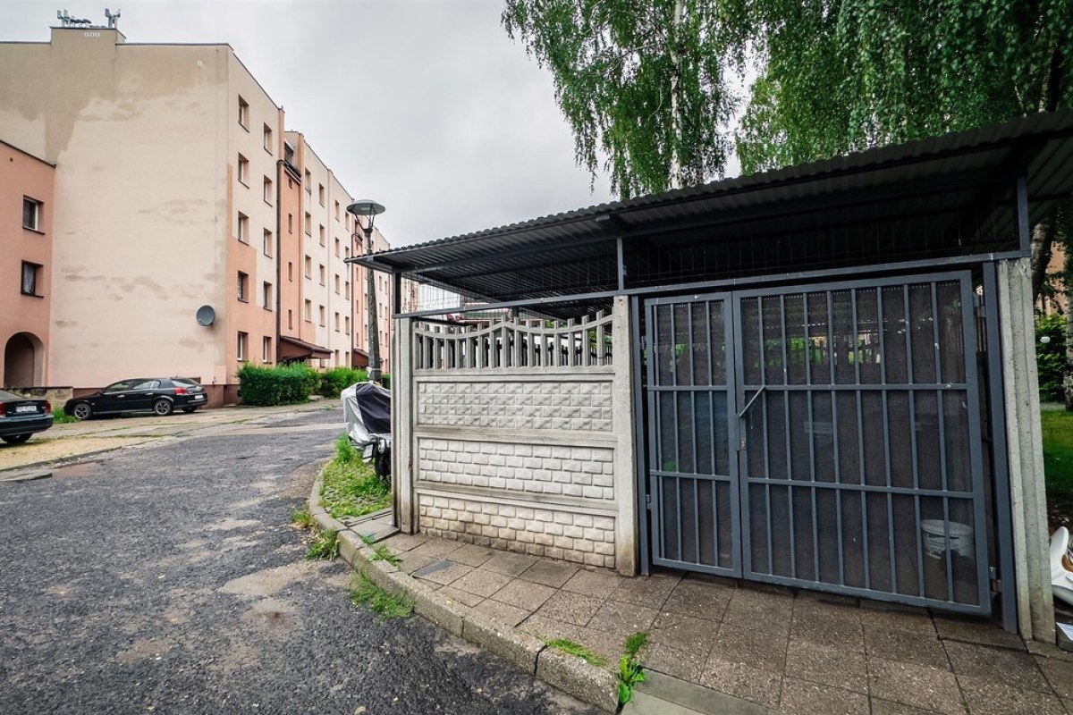 court building facade