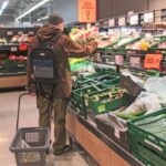 confused senior shopping