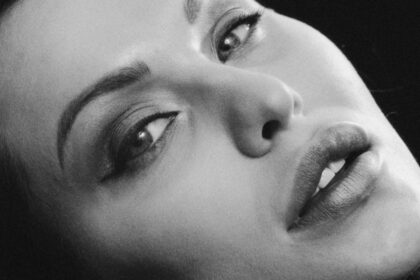 Christina Applegate portrait