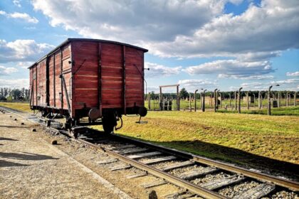 railway tracks memorial