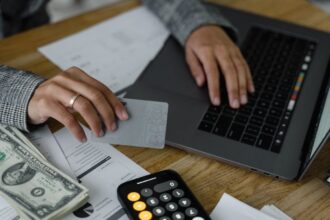 bank laptop savings