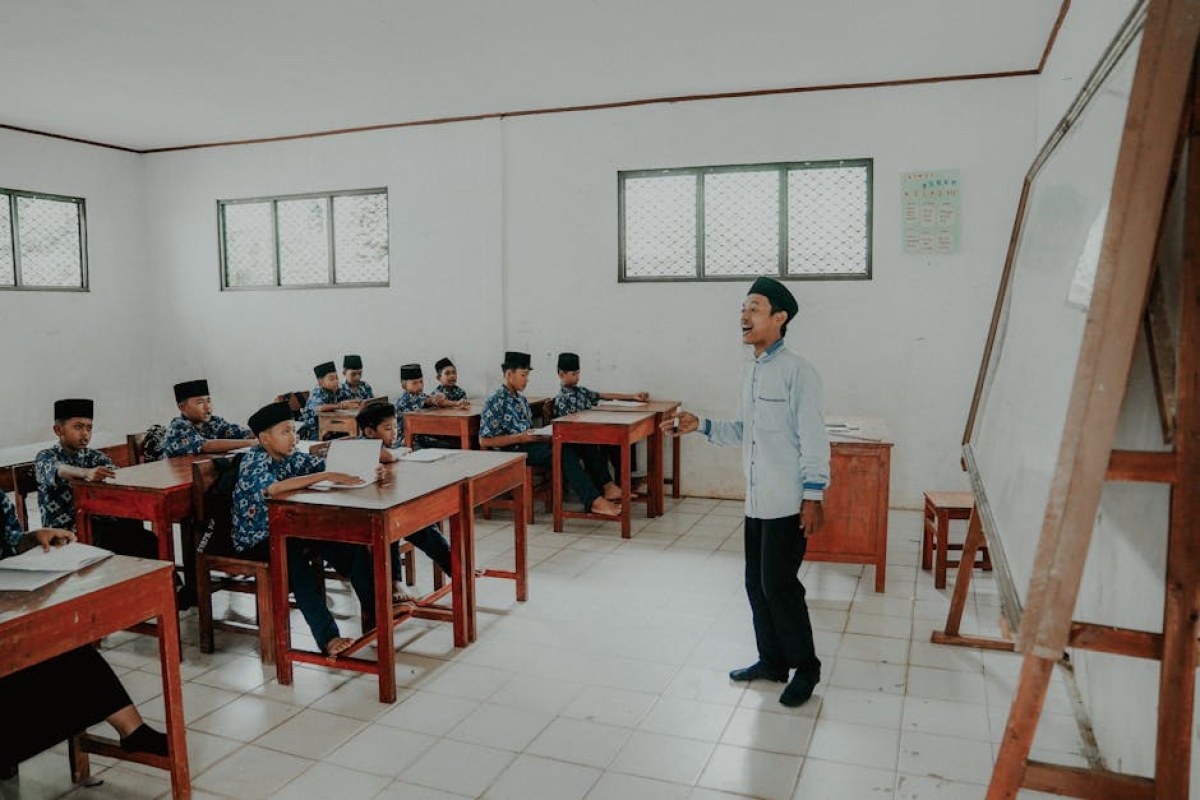 boys classroom education