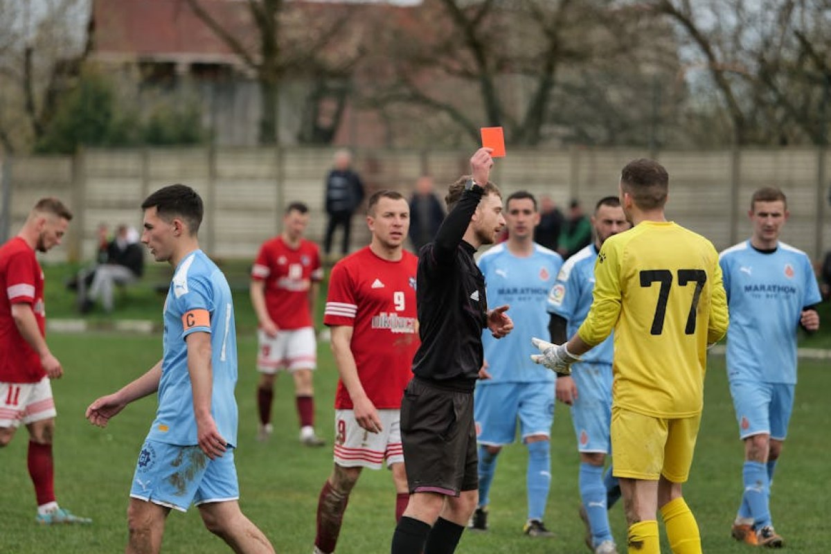 football referee red card