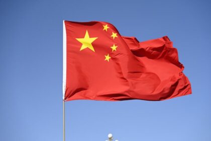 Chinese flag and Meta logo