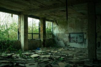 abandoned building police