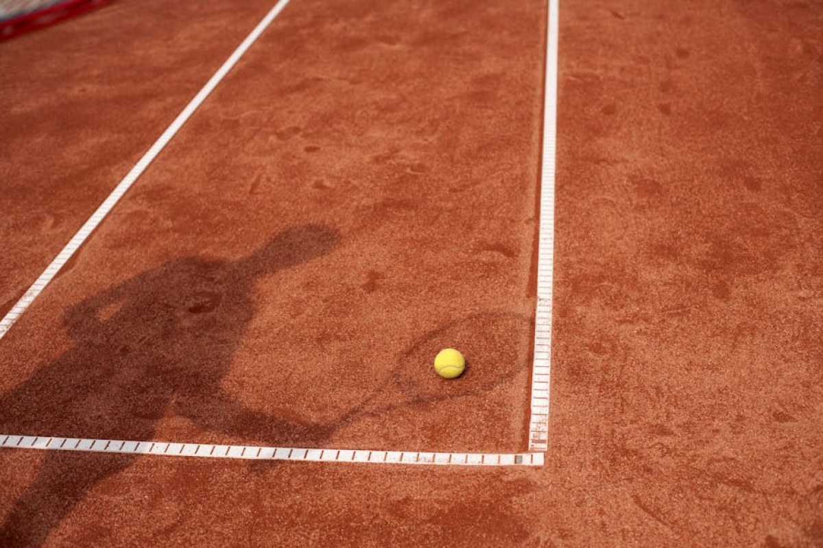 tennis match clay court