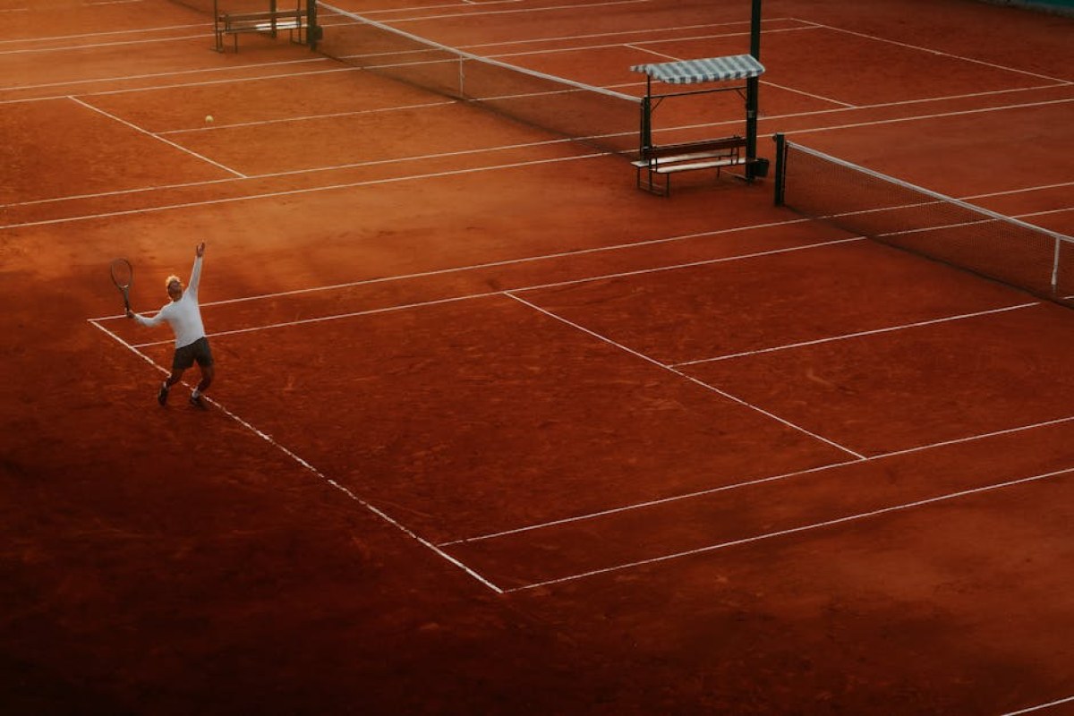 tennis match clay court
