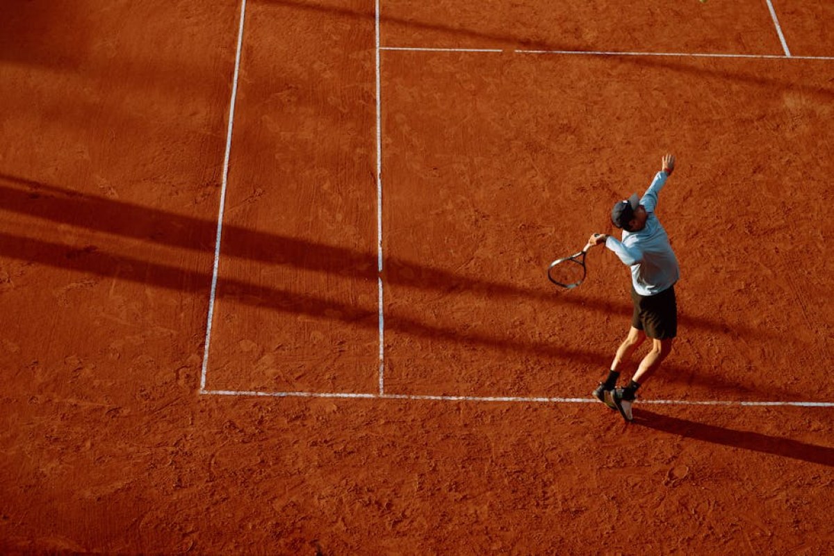 tennis match clay court