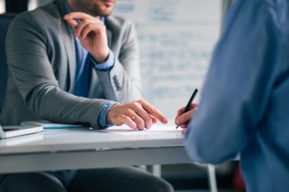 Czy można dołożyć własne pieniądze do projektu w trakcie? Urząd może odmówić