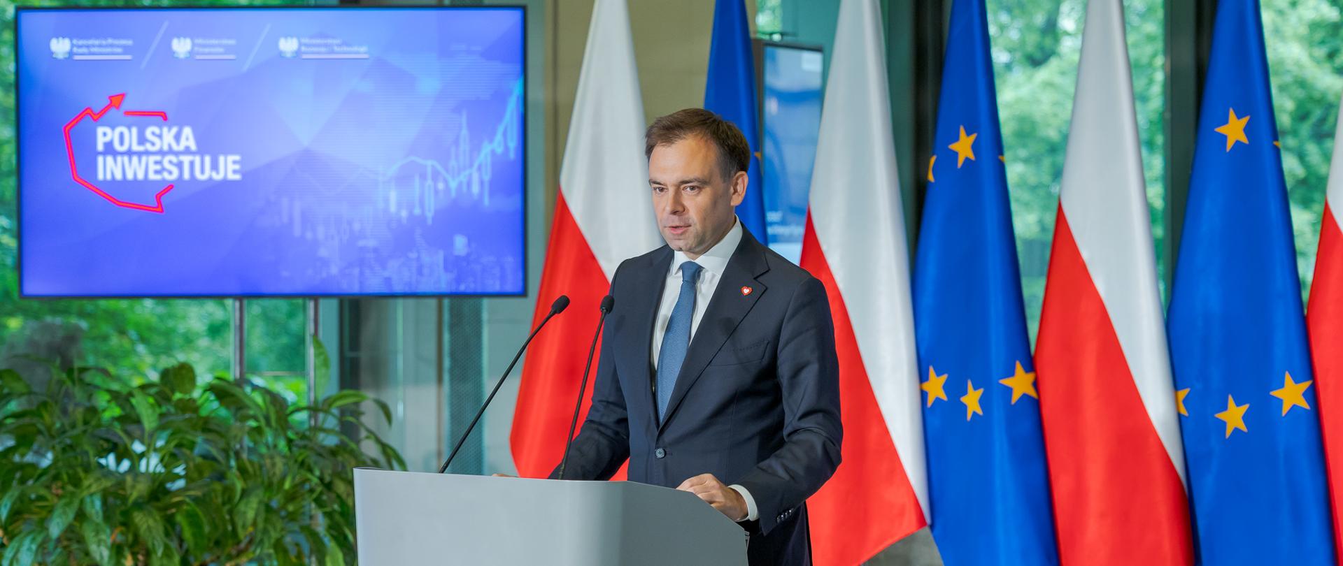 Premier Tusk i minister Domański przedstawili pakiet pięciu programów inwestycyjnych