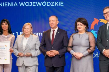 Wiceminister Henryk Kiepura wręczył nagrody w konkursie „Profesjonalna Szkoła Roku”
