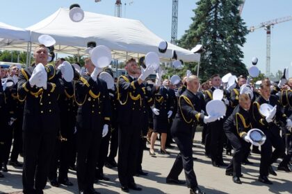 Wiceminister Wziątek na promocji oficerskiej w Akademii Marynarki Wojennej
