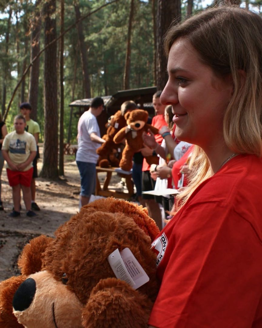 Koniec roku szkolnego to nie koniec problemów. 364 000 dzieci w kraju żyje w skrajnym ubóstwie